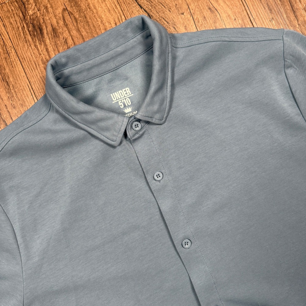 Under 5'10 Shirt Mens Medium Blue Gray Short Sleeve Button Down Jersey Stretch
